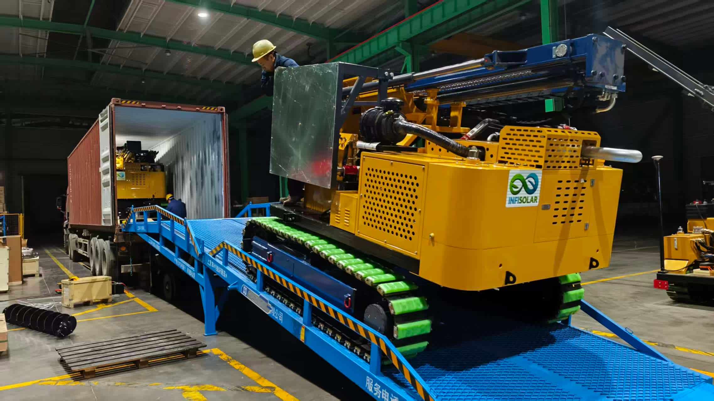 تم شحن ثلاثة محركات ركائز شمسية ذكية TZ536 مخصصة من شركة TeZhong Machinery إلى مصر، مما يعزز كفاءة مشروع الطاقة الشمسية الكهروضوئية